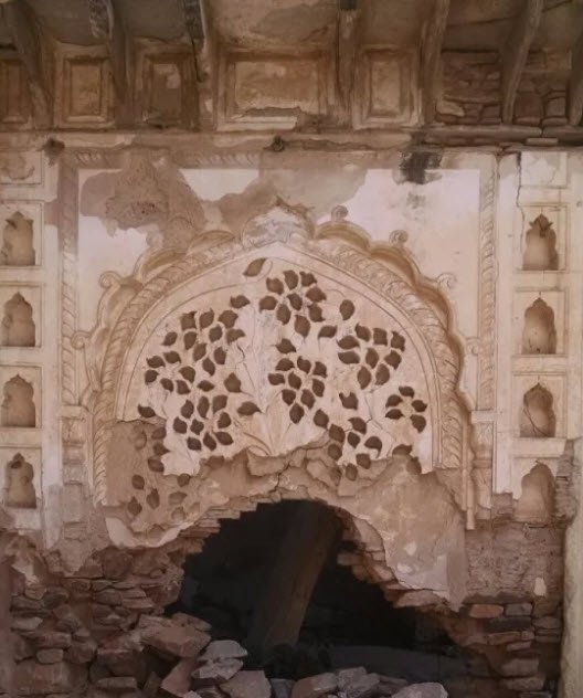 Tomb of Pir Turkman, Mahendragarh, Haryana - Vushii.com Tomb of Pir Turkman, Mahendragarh, Haryana - Vushii.com